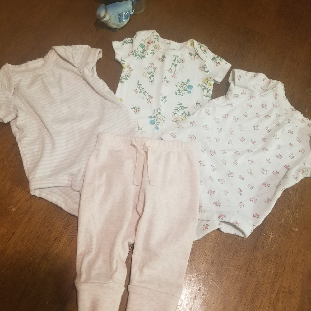 Gap Onies and Pants set!